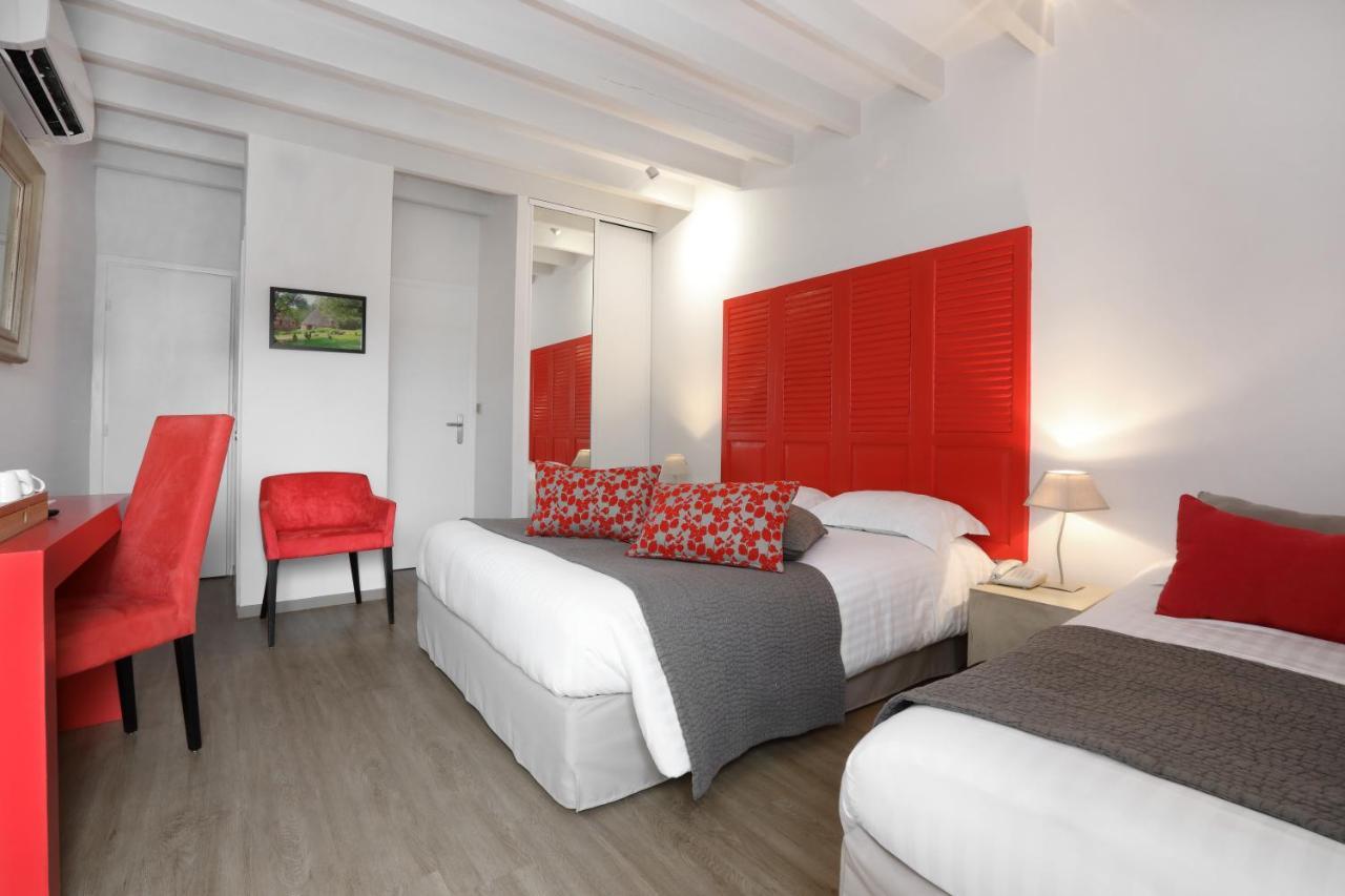 Hotel De Castel - Piscine Chauffee 3*